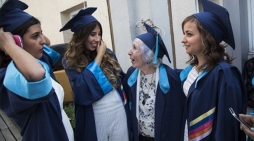 В Турции 84-летняя студентка окончила университет