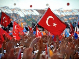 На парламентских выборах в Турции лидирует Партия справедливости и развития