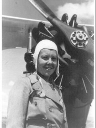 Сабиха Гёкчен — первая в мире женщина военный пилот-истребитель