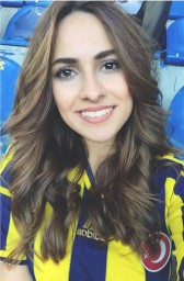 Турецкие красавицы - футбольные болельщицы
